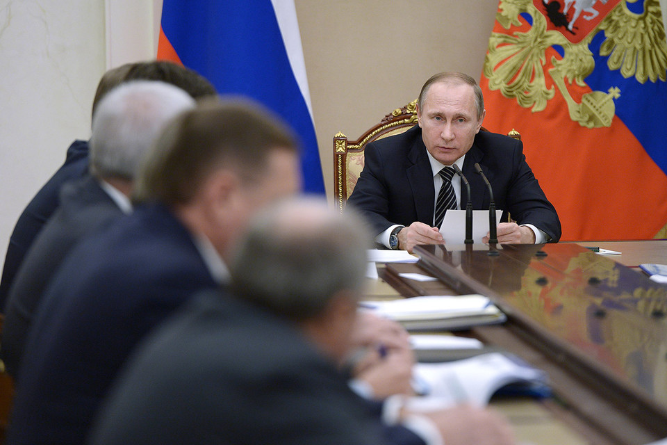 Владимир Путин проводит в Кремле встречу с руководителями нефтяных компаний