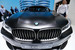 BMW представит новую топ-версию флагманской 7-й серии — M760Li xDrive. Полноприводный седан оснащается бензиновым турбодвигателем V12 6,6 л 600 л. с. и способен разогнаться до 100 км/ч за 3,9 с и с опционным пакетом достигать максимальной скорости 305 км/ч. Также баварский производитель покажет гибридную версию 740e iPerformance (так с июля 2016 г. будут обозначаться все plug-in гибридные модели BMW)
