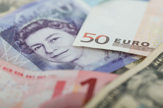 При жестком сценарии фунт может подешеветь до $1,2 с нынешних $1,395–1,4, полагает его соавтор Юэн Кэмерон Уотт