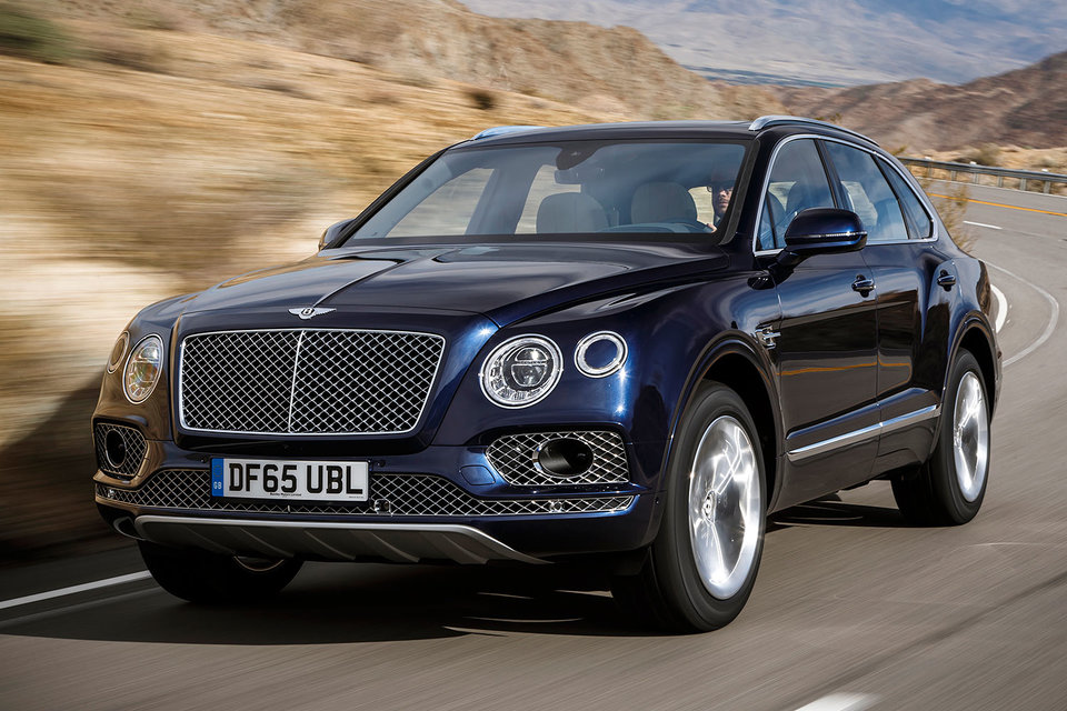 Bentley Bentayga управляется как большой устойчивый седан и ощущениям от езды похож на представительский седан