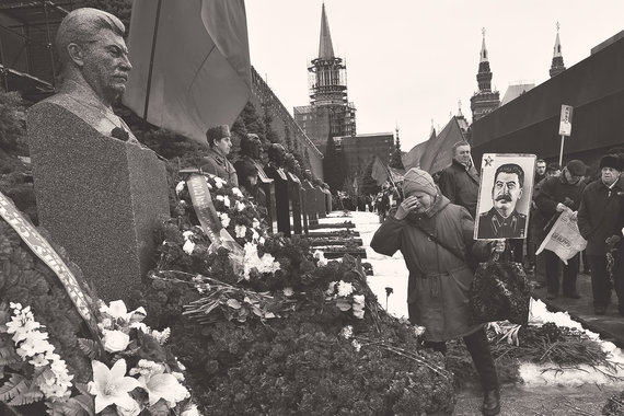 Недавняя очередь к могиле Сталина – тоже симптом культа чрезвычайности