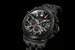 Хронограф Patravi TravelTec Black Carl F. Bucherer выпущен в корпусе с покрытием из алмазоподобного углерода, который имеет структуру, аналогичную структуре алмаза. Это гарантирует интенсивность цвета, не тускнеющую с течением времени, а также исключительную устойчивость к царапинам