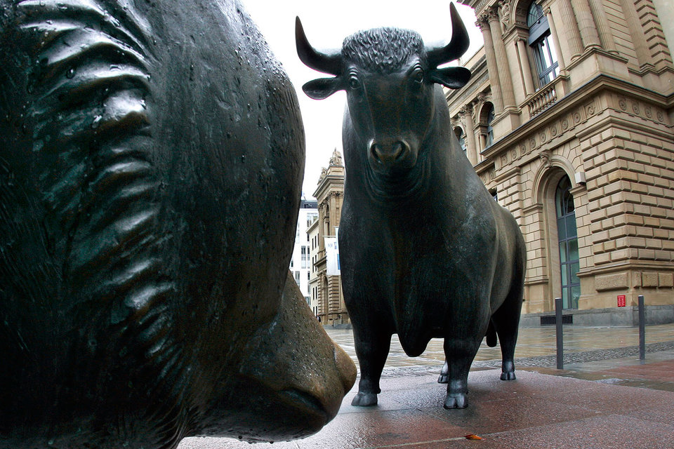 LSE и Deutsche Boerse на этот раз твердо намерены объединиться (на фото: площадь перед Франкфуртской фондовой биржей)
