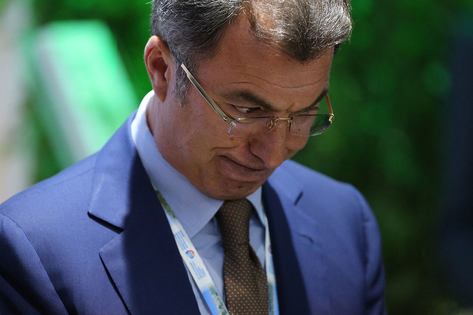 Филарет Гальчев мало инвестировал в модернизацию своих российских заводов и брал много кредитов, что его и подвело