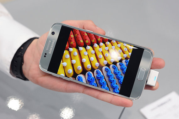 Galaxy S7/S7 edge продается по той же цене, что и флагман предыдущего поколения с минимальным объемом памяти