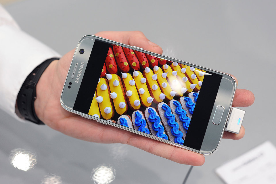 Galaxy S7/S7 edge продается по той же цене, что и флагман предыдущего поколения с минимальным объемом памяти