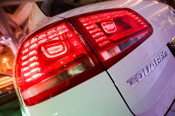 В общей сложности в новой глобальной сервисной кампании группы Volkswagen участвуют 391 000 Touareg и почти 410 000 Cayenne