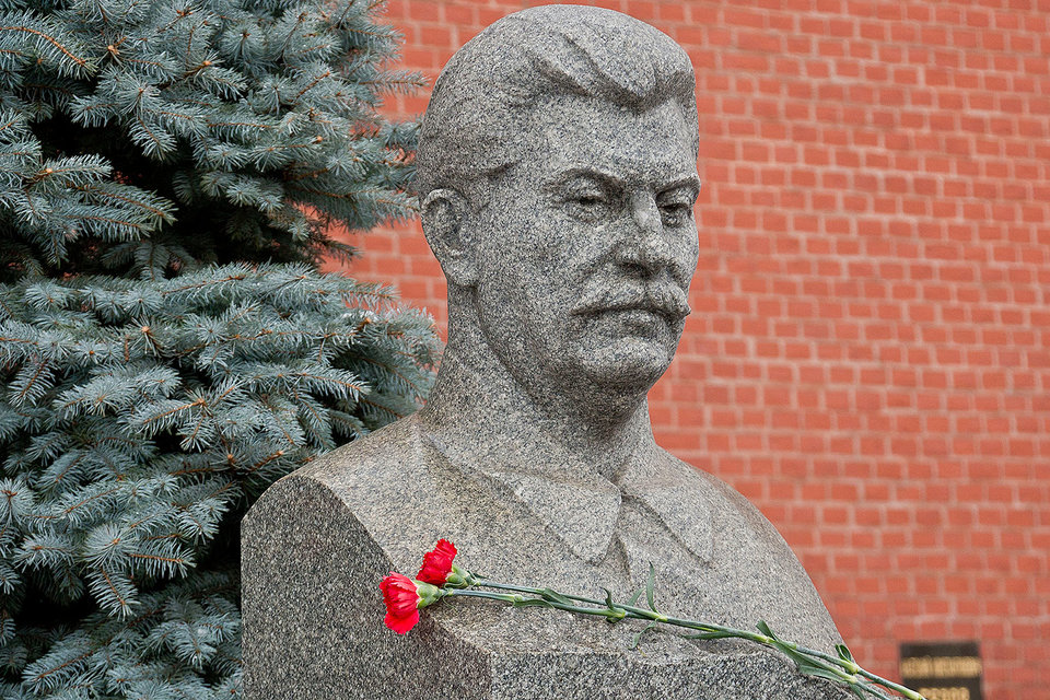 Россияне все лучше относятся к Иосифу Сталину