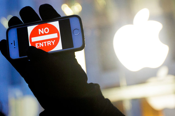 Apple напомнила, что с самого начала возражала против требования ФБР создать "отмычку" к запароленным данным на iPhone