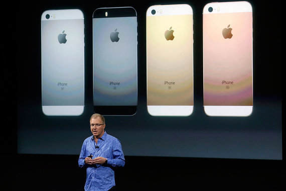 Новая модель iPhone SE была представлена на прошлой неделе в США