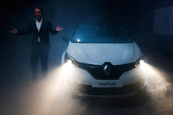 Представлять в Москву кроссовер Kaptur приехал директор по промышленному дизайну группы Renault Лоренс ван ден Акер