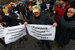 Организаторы митинга напоминают, что до сих пор не восстановлена система медицинского обслуживания пассажиров и работников подземки, которая "была разрушена предыдущим начальником Московского метрополитена Иваном Бесединым"