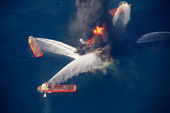 В результате взрыва на платформе Deepwater Horizon 20 апреля 2010 г. погибли 11 человек, а в воды Мексиканского залива вылилось около 3,2 млн баррелей нефти
