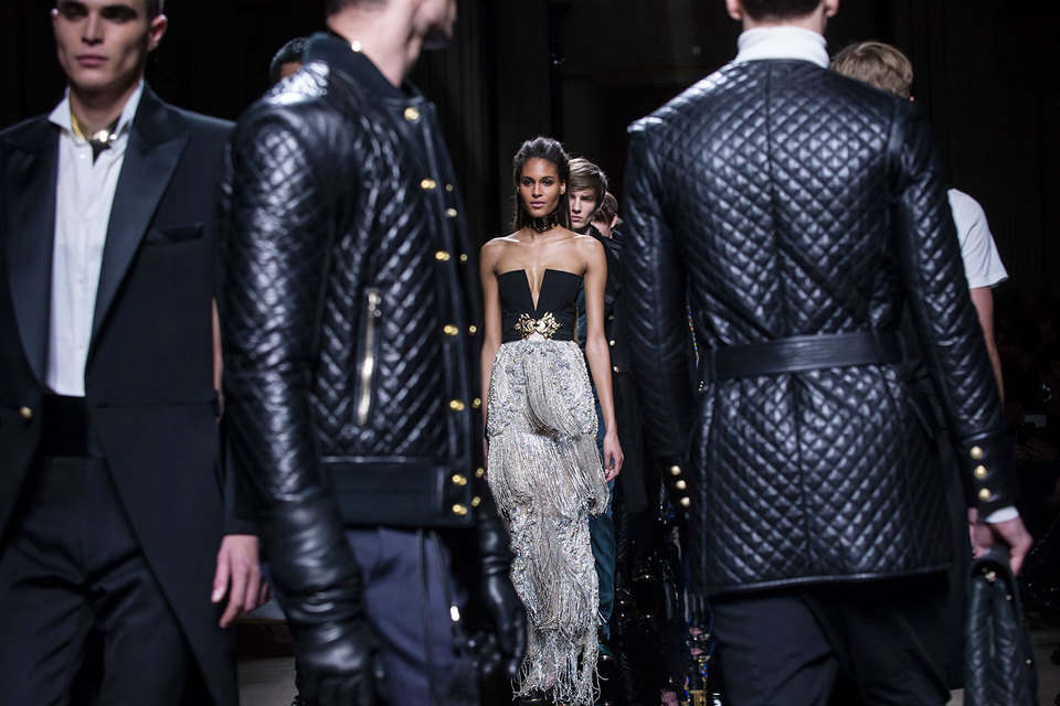 Владелец итальянского модного дома Valentino может приобрести Pierre Balmain за 500 млн евро. Владельцы Pierre Balmain должны принять решение до 7 апреля