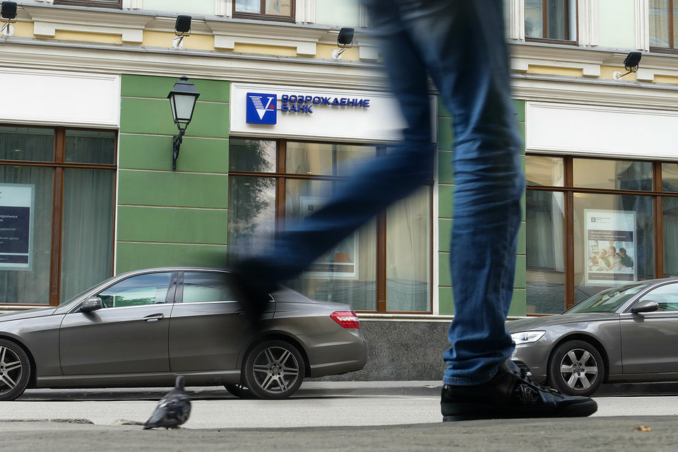Средства клиентов банка за год сократились на 2,6% до 169,7 млрд руб.
