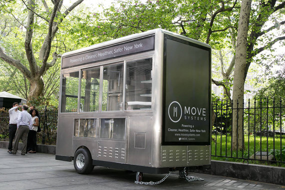 Нью-йоркская компания MOVE Systems за $1 в месяц сдает в аренду суперсовременные экологичные автолавки по продаже еды