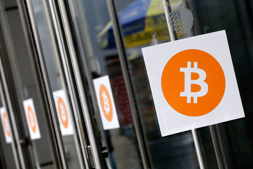 Глобальные банки начали внедрение технологии биткоина, сулящей им хорошую экономию