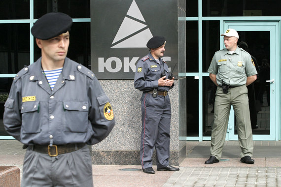 СМИ сообщают, что акционеры ЮКОСа арестовали деньги России, заработанные на космосе
