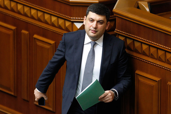 Утвержденный премьером Украины Владимир Гройсман может оказаться непослушным президенту Петру Порошенко