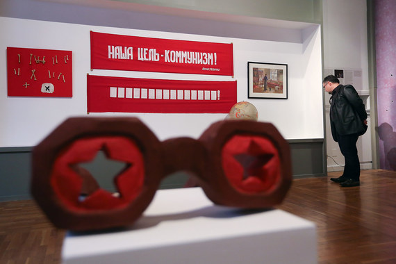 Раздел соц-арта, как всегда, выглядит исключительно эффектно и не нуждается в пояснениях