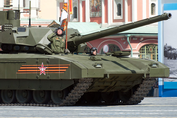 По словам гендиректора УВЗ, «Армата» в три раза дешевле, чем основные конкуренты – «Абрамс», «Леопард» или «Леклерк»