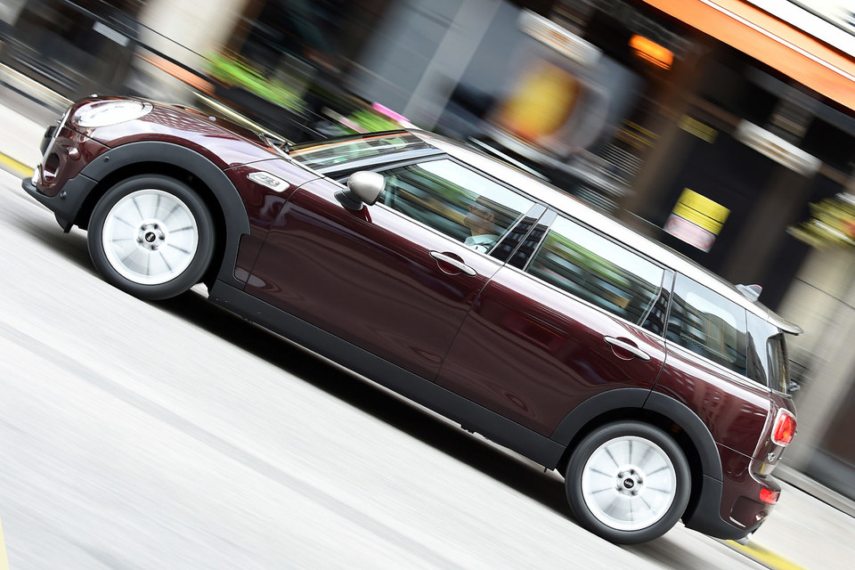 Mini Clubman - настоящий ларец из сказок, который магическим образом превратили в самодвижущуюся карету