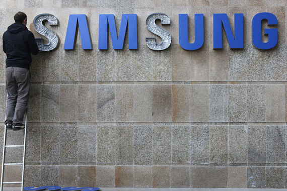Сейчас у Samsung около 200 фирменных салонов по всей России, а может стать на треть больше