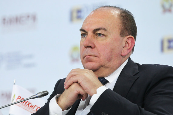 Председатель совета директоров UBS и бывший председатель Бундесбанка Аксель Вебер считает, что центробанкам надо начинать отказываться от политики отрицательных процентных ставок