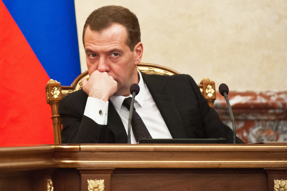 Медведев посоветовал критикам Минэкономразвития прогнозировать точнее