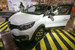 Kaptur схож по дизайну с кроссовером Renault Captur. Последняя модель в Россию не поставляется