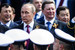 Президент России Владимир Путин и руководитель администрации президента Сергей Иванов на церемонии возложения цветов к могиле Неизвестного солдата