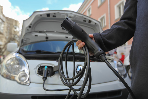 Продлить льготы для электромобилей в 2015 г. предлагала Renault