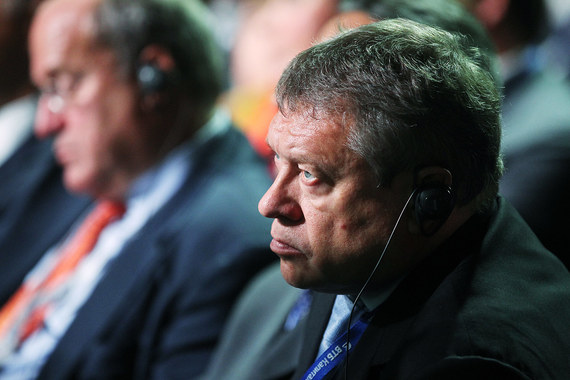 Зюзин резко снизил долю в «Мечеле»