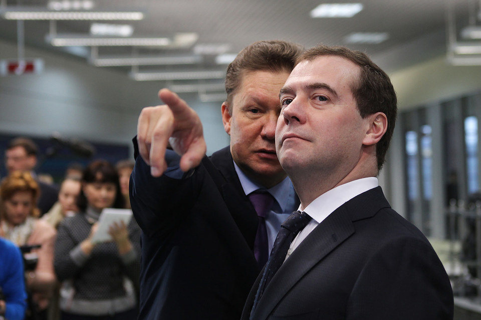 Решение о дивидендах «Газпрома» будет приниматься на самом верху (слева – предправления компании Алексей Миллер, справа – председатель правительства России Дмитрий Медведев)