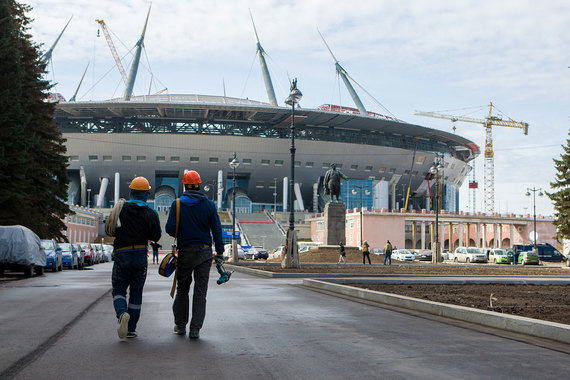 Из 4,3 млрд руб. 1,5 млрд руб. планируется направить на зону контроля и доступа, остальное - на сам стадион