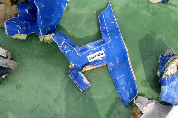 Обломки самолета EgyptAir