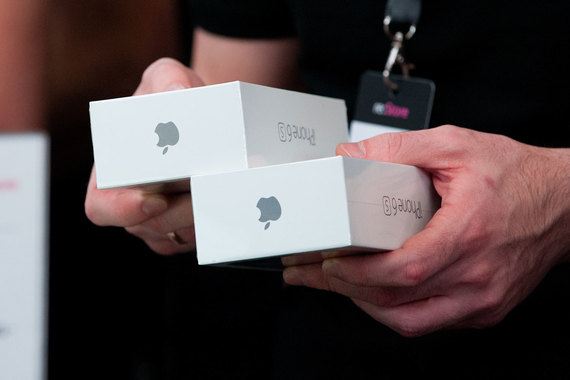 Цена iPhone 6s в России начинается с 57 000 руб.