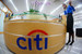 Citi, бывший крупнейшей финансовой компанией в мире, после кризиса избавился от большего количества активов, чем любой другой банк США. Он ушел или планирует сократить розничные банковские операции в более чем 20 странах, а также сокращает подразделение потребительского кредитования, которое было основой бизнеса Travelers Group Сэнди Вейлла. Штат: 2009 г. – 265 000 человек, 2015 г. – 231 000 человек. Капитализация: 31 декабря 2009 г. – $75,68 млрд, 27 мая 2016 г. – $136,71 млрд