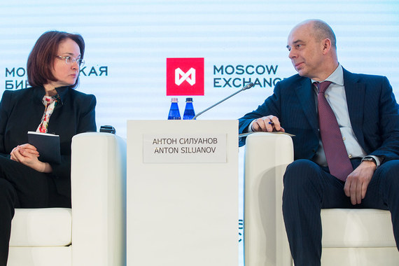 ЦБ забирает потраченное Минфином (на фото министр финансов Антон Силуанов и председатель ЦБ Эльвира Набиуллина)