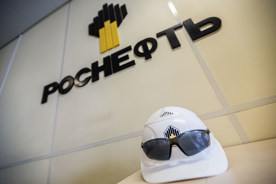 «Роснефть» и Statoil начали бурение в Охотском море