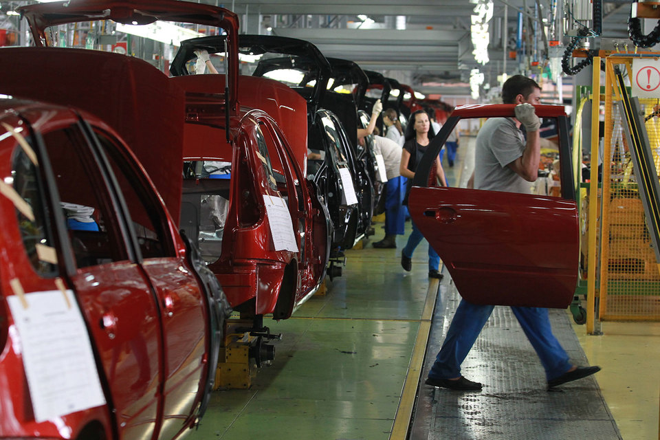 «АвтоВАЗ» не будет продлевать в августе режим неполного рабочего времени