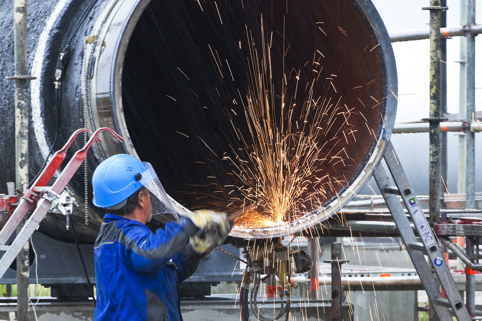 Газопровод «Северный поток – 2» мощностью 55 млрд куб. м газа в год по проекту пройдет из России в Германию по дну Балтийского моря