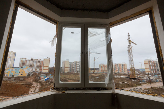 Затраты на завершение объектов компания оценивала в 39 млрд руб. Деньги на это планировалось получить за счет продажи свободных квартир и активов компании