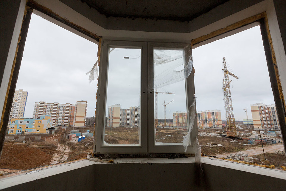 Затраты на завершение объектов компания оценивала в 39 млрд руб. Деньги на это планировалось получить за счет продажи свободных квартир и активов компании