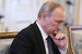 Выступление президента России Владимира Путина на ПМЭФ состоится 17 июня. Сегодня он встретился с гендиректором Shell Беном ван Берденом в Константиновском дворце, где пообещал стабильность налоговых условий для нефтяников