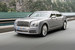 Новый главный дизайнер Bentley Стефан Зилаф вернул Mulsanne историческую решетку радиатора в вертикальную полоску (ромбики в ней тоже остались, но убраны на второй план)