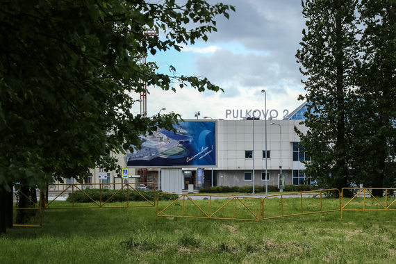 Смольный давно искал инвестора для «Пулково-2»