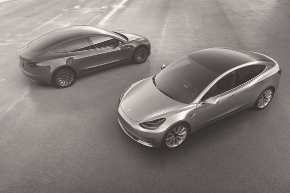 Новый седан Tesla Model 3 собрал за первую неделю предварительных продаж заказов на $14 млрд. Больше не собирал запуск ни одного продукта ни в одной индустрии