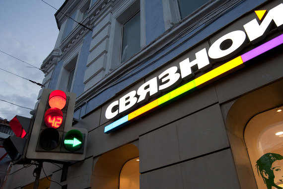 Борьба за активы «Связного» идет сразу во многих направлениях