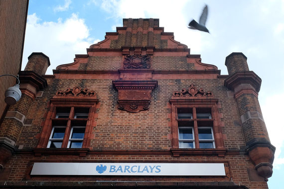 Акции Barclays дешевели в понедельник на 21%, а за год он потерял больше половины капитализации